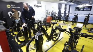 Vigo inaugura un sistema de alquiler privado de bicicletas eléctricas