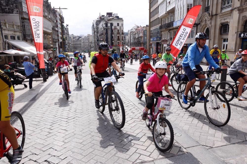 "A Pedaliña" pone a Vigo encima de la bici