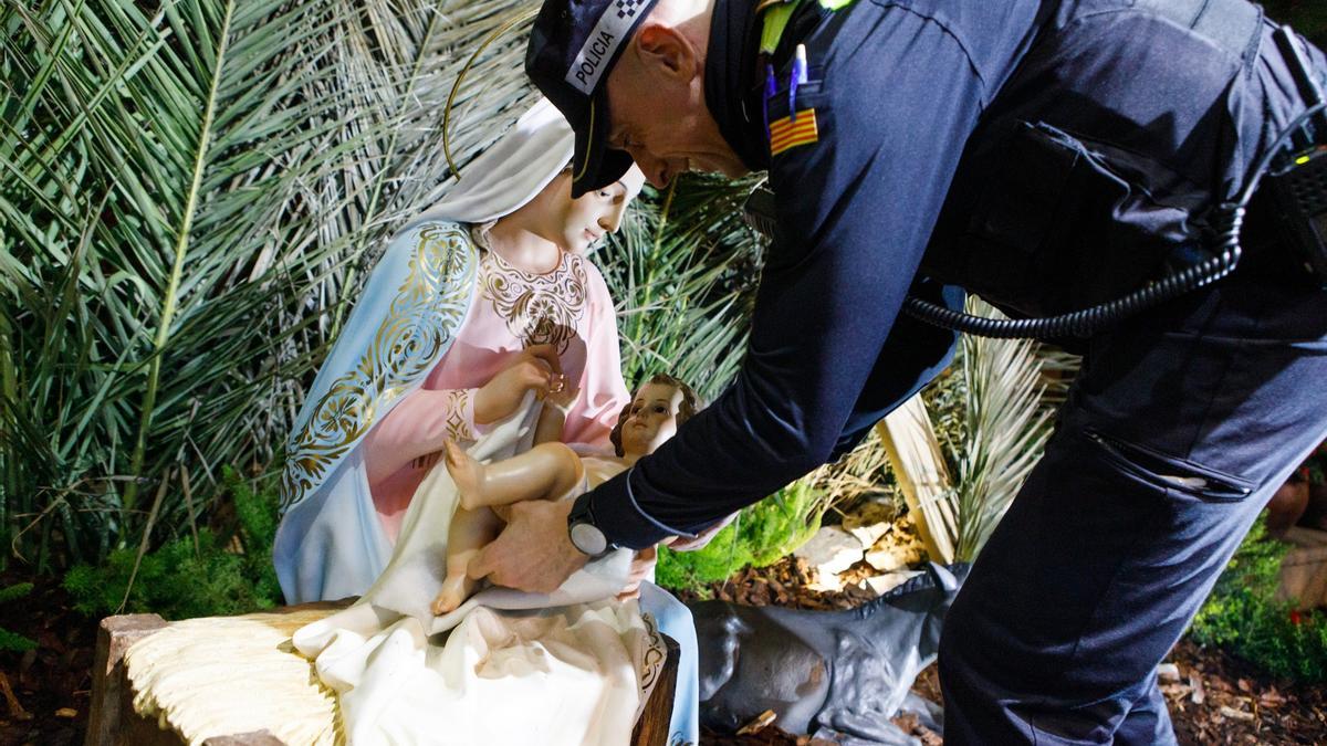 Devuelven el Niño Jesús que se llevaron del pesebre de Barberà del Vallès