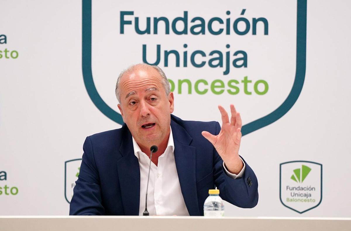 Txus Vidorreta, durante la rueda de prensa de su presentación. Presentación de Txus Vidorreta, entrenador Unicaja. Temporada 2026-2027. Mariano Pozo