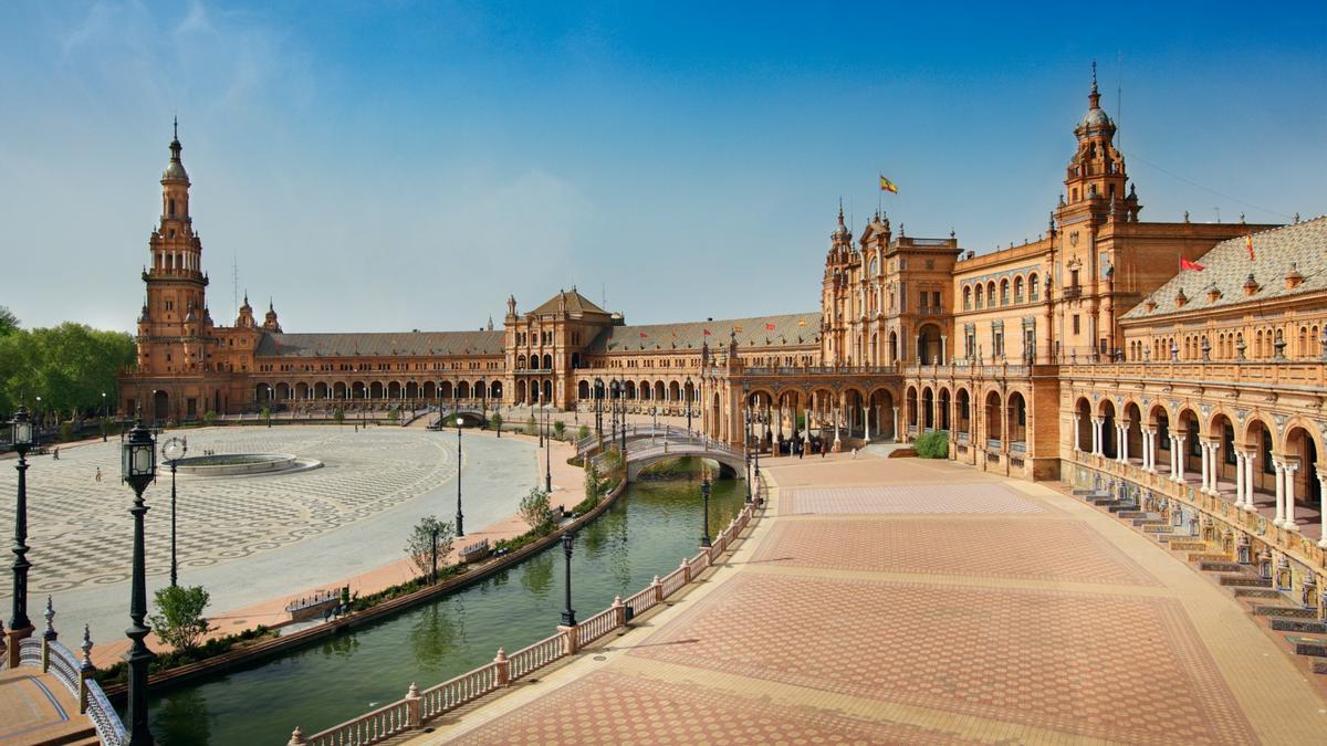 La icónica Plaza de España, en Sevilla, acogerá la colección Crucero 2023 de Dior.