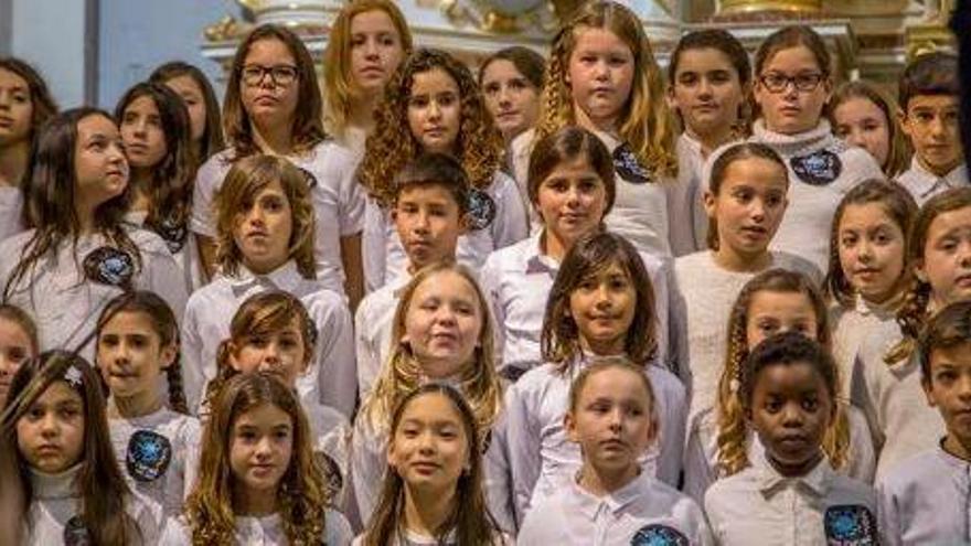 Los coros de l&#039;Urgell y Sant Josep, en un concierto.