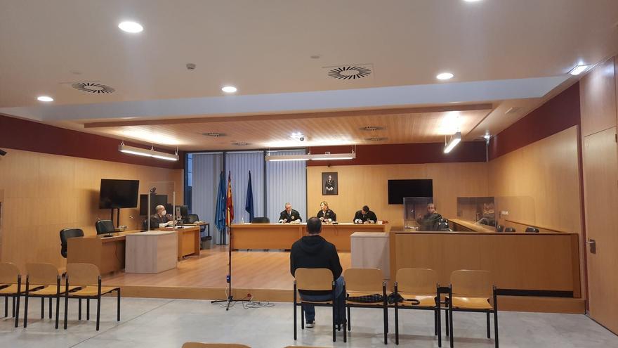 Un acusado por vender drogas en Gijón: &quot;Llevaba una báscula de precisión para administrarme, pero no trafico&quot;