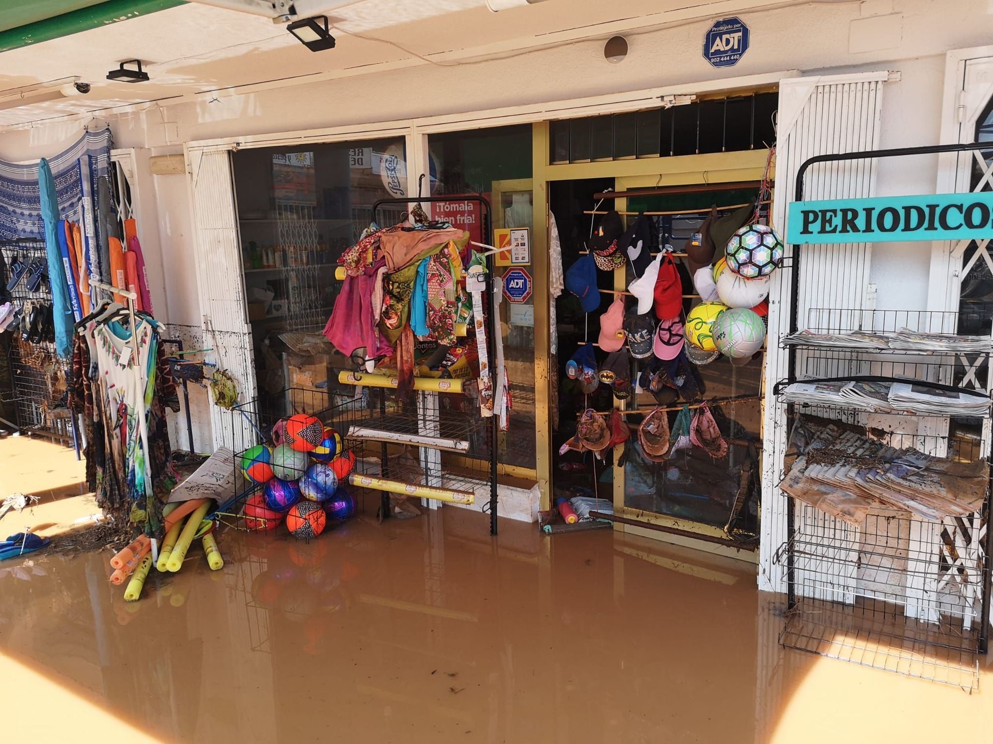 Benicàssim ahogada por el temporal, foto a foto