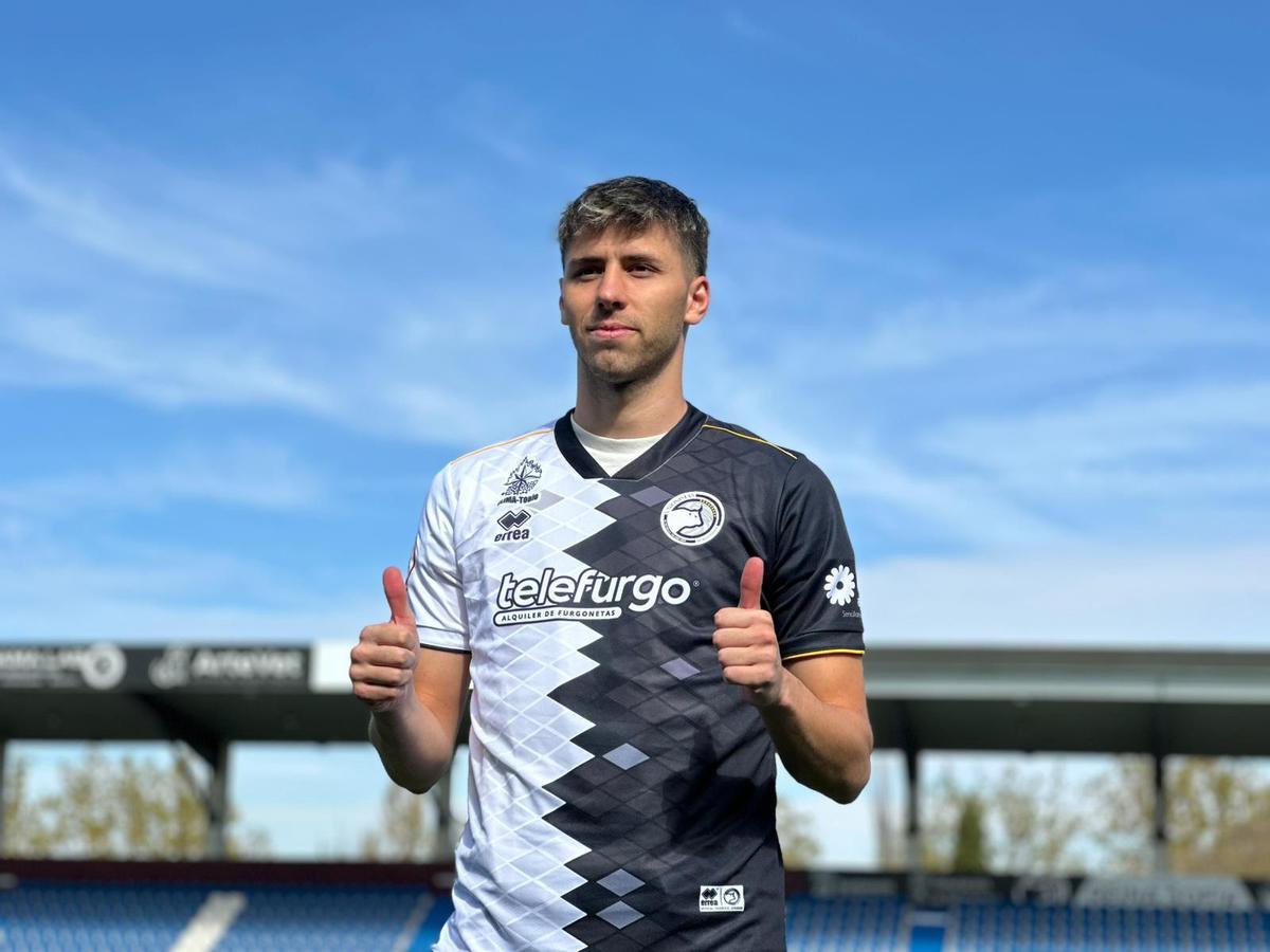 Valles, con los colores de Unionistas.