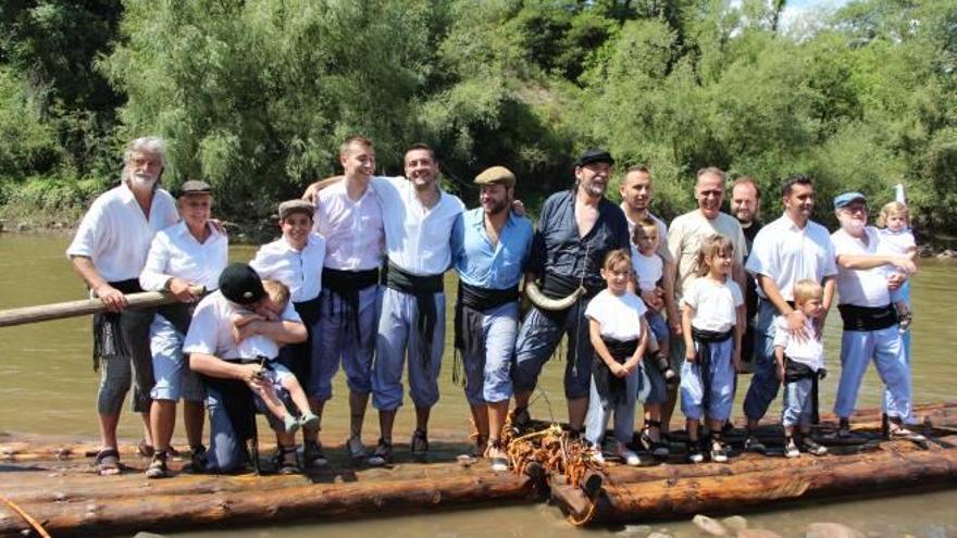 Participants en la jornada de raiers de Coll de Nargó, aquest dissabte