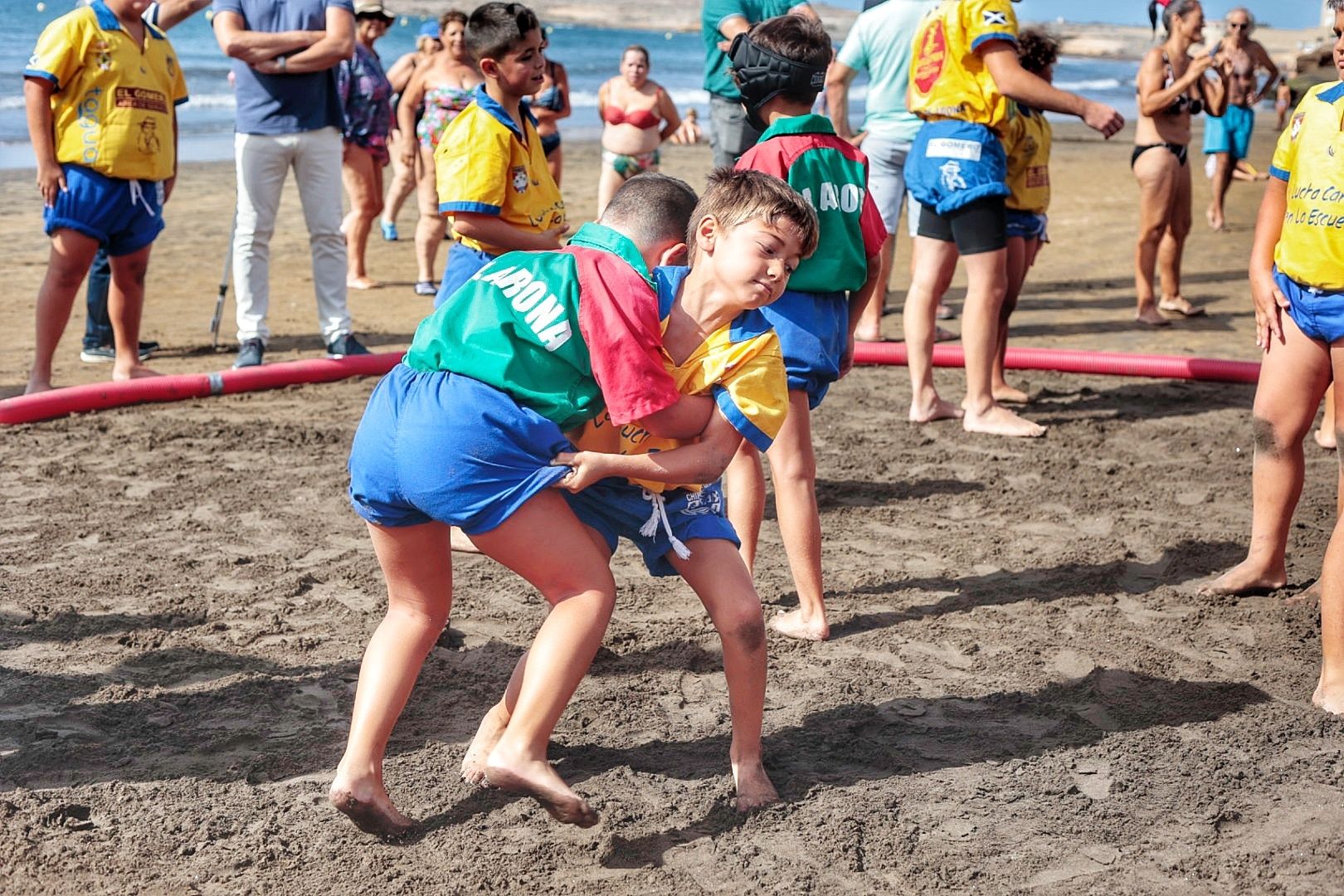 Presentación del proyecto ‘Playa y brega’ para el fomento y promoción de la lucha canaria