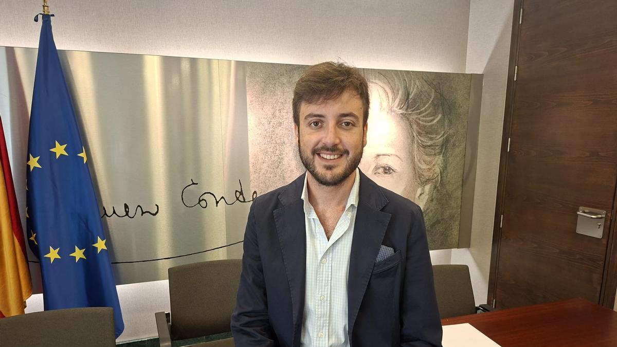 Antonio Landáburu, del PP, en la Asamblea.