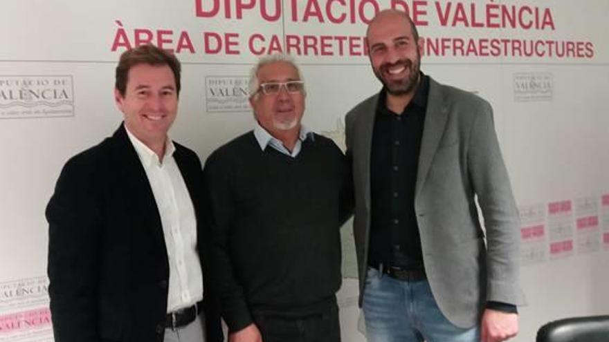 Garrido y Climent con el diputado Seguí, este jueves.