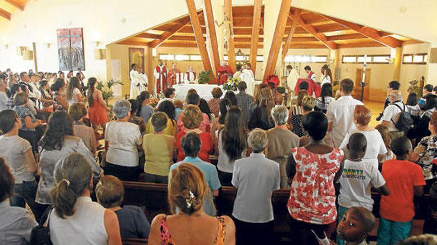 Imagen de la misa multicultural que se celebró ayer en la parroquia de Corpus Christi, en Son Gotleu.