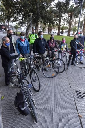Concentración de bicicletas en el parque San Telmo