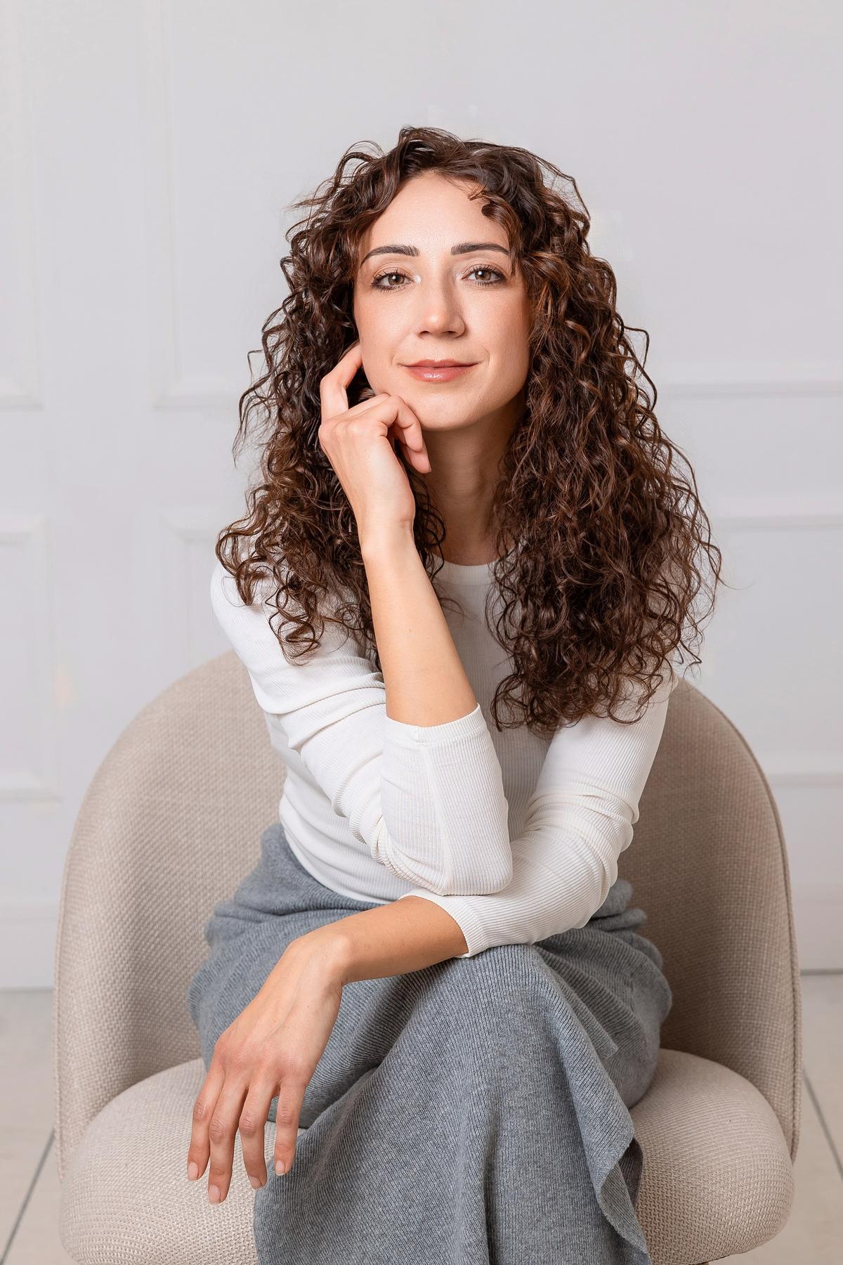 La maestra y escritora Atenea León.