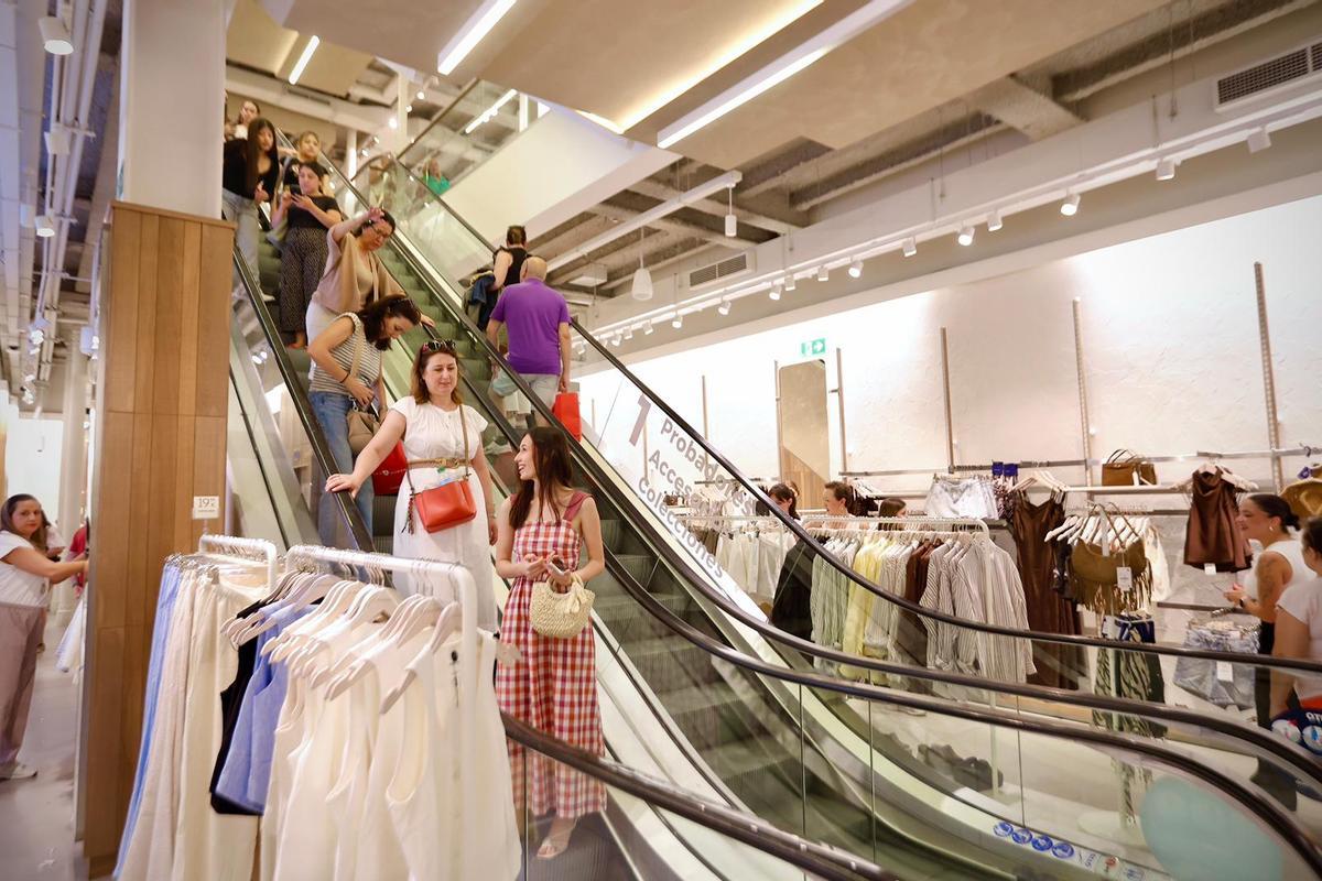 La Shopping Night seduce a miles de cordobeses