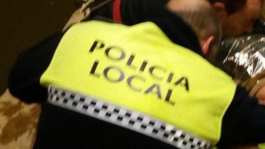 La policía de Badajoz rescata a una mujer que cayó al río desde el puente de Palmas