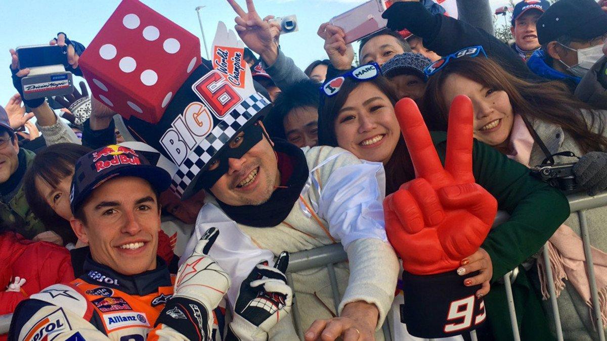 Marc Márquez, con sus fans japoneses