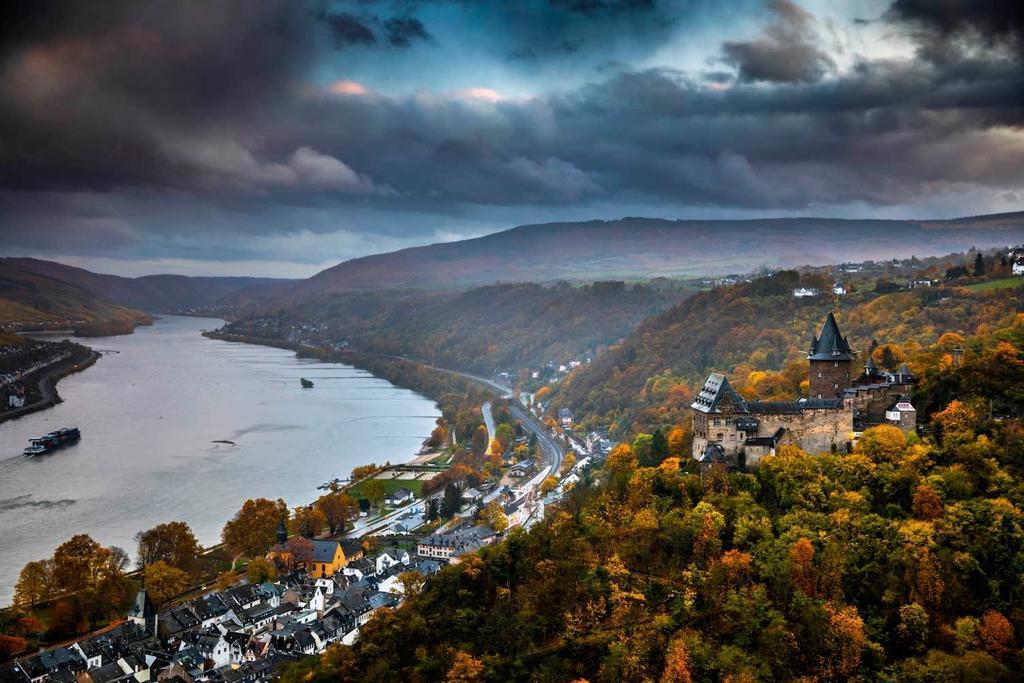 Rhine Valley Landscape in Germany Rin Romántico