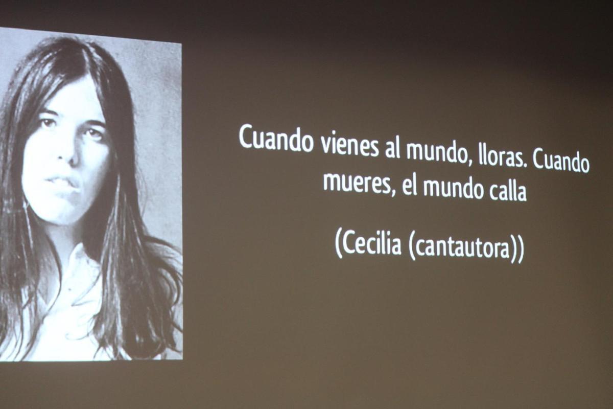 La cantautora española feminista Cecilia.