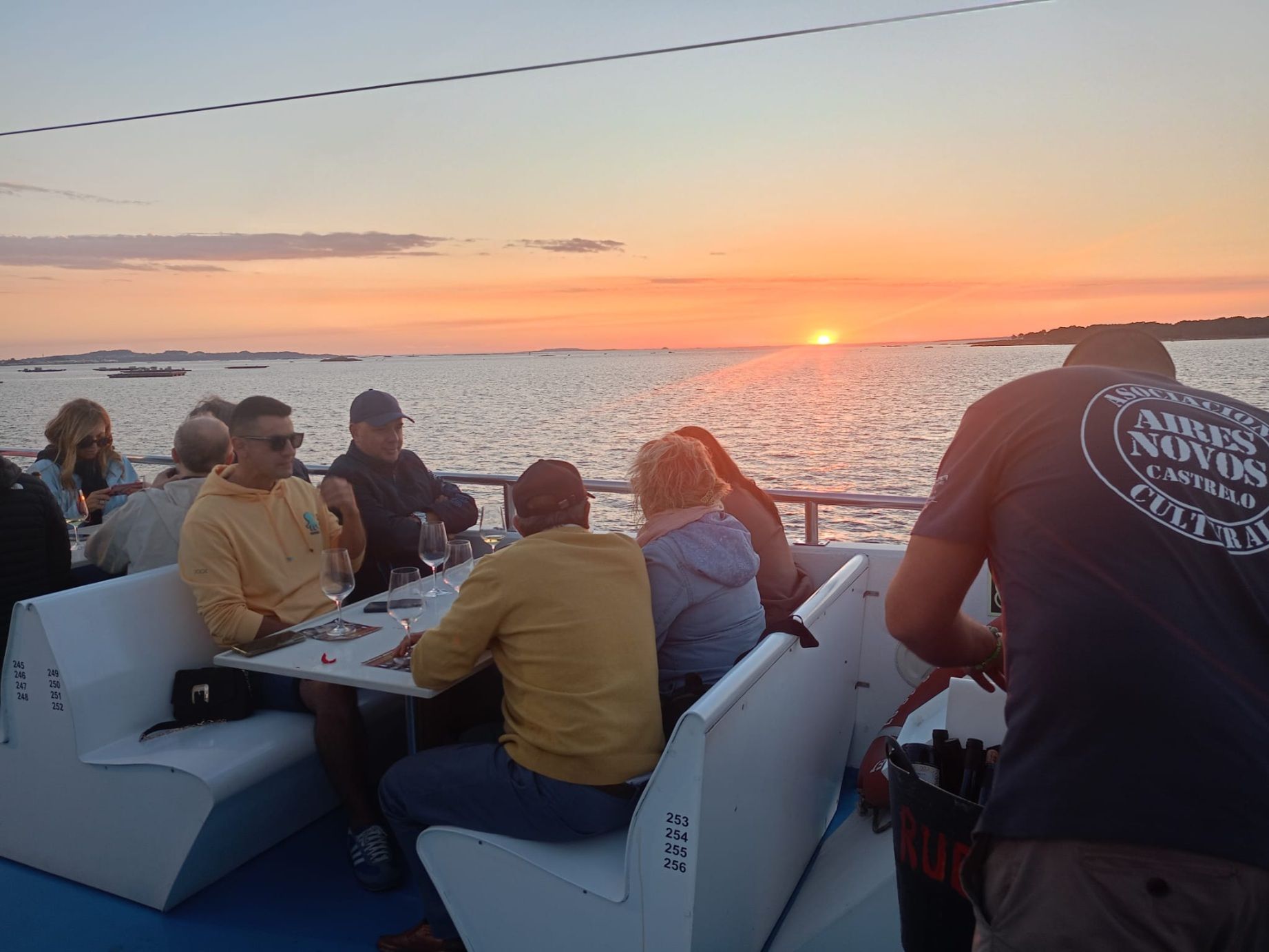 La ruta de «Viños singulares polo mar» a bordo del catamarán «Gran Cormorán Jet», esta tarde-noche.