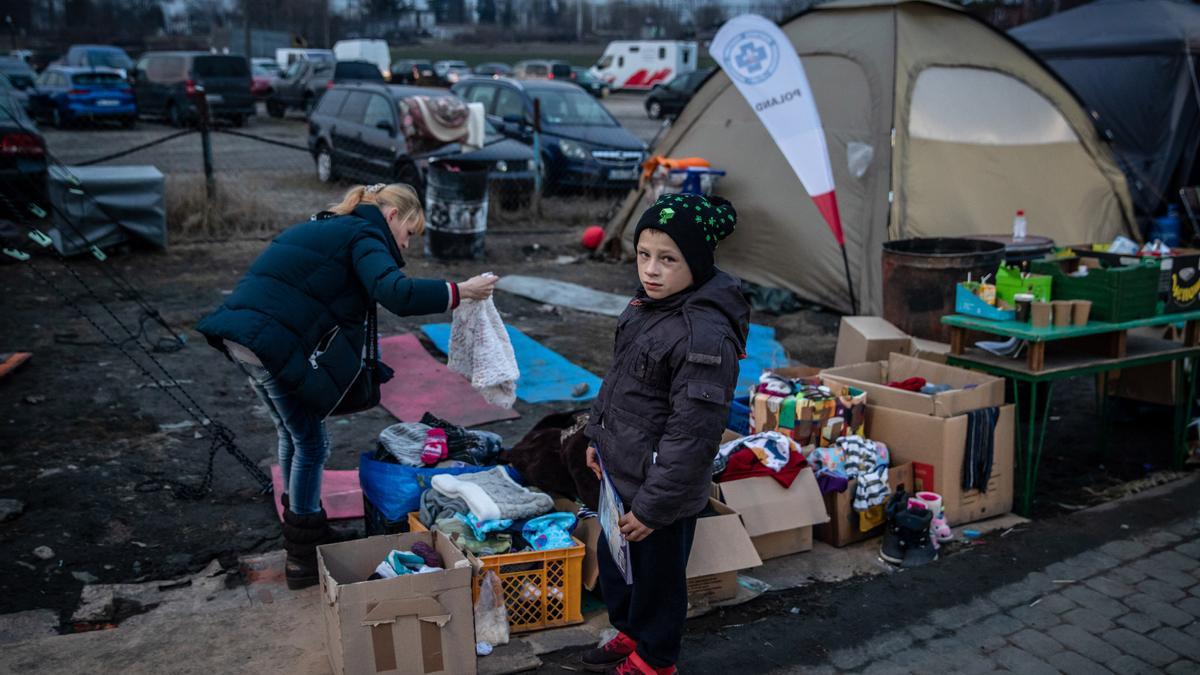 Llegada masiva de refugiados de Ucrania a Polonia