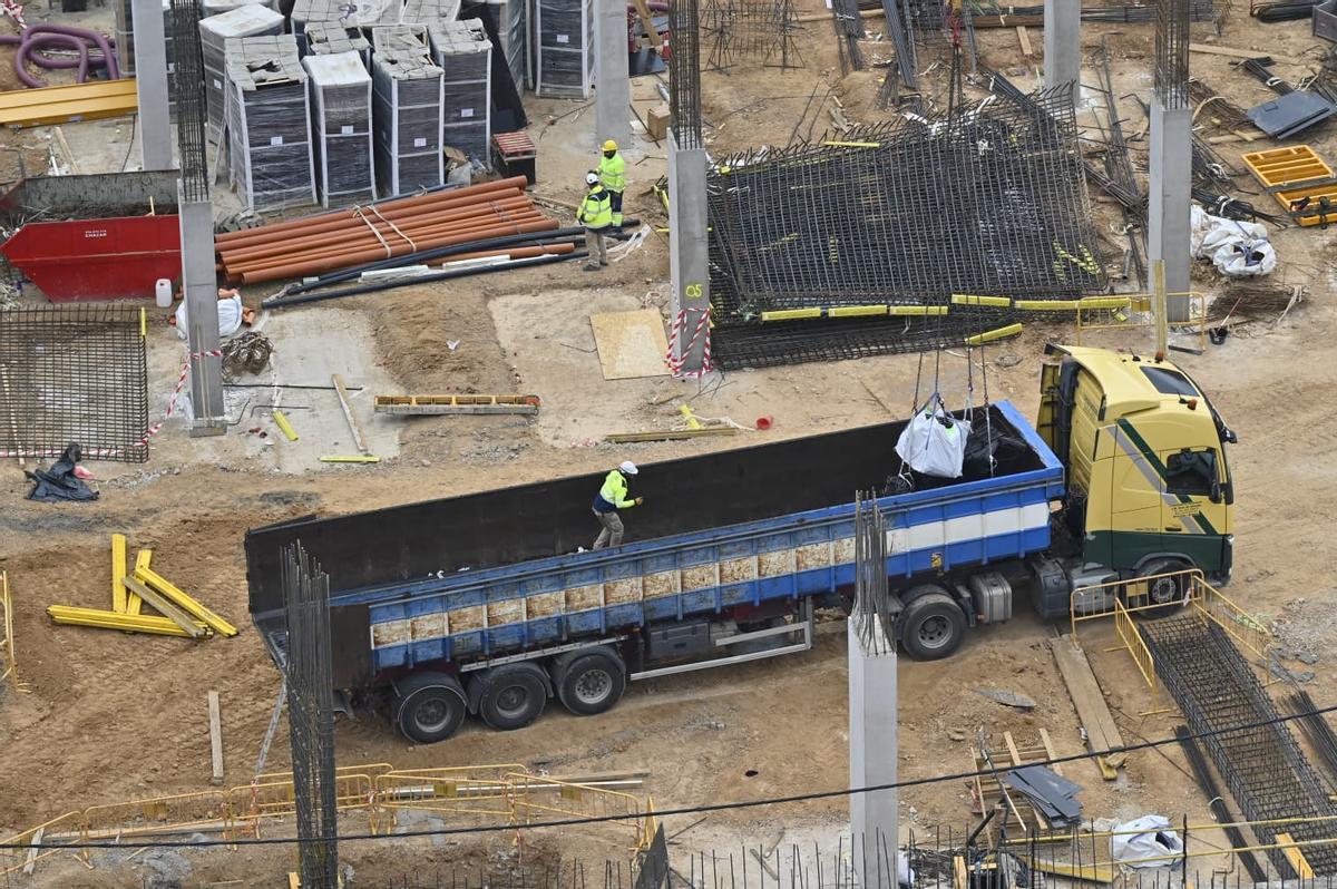 En imágenes | Una Cincomarzada atípica en Zaragoza: el Tío Jorge vacío y las máquinas trabajando en San Miguel y La Romareda