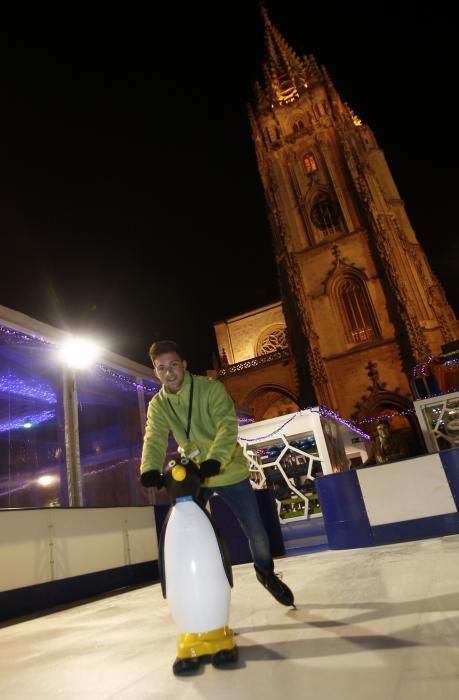 Presentación de la pista de hielo de la plaza de la Catedral.