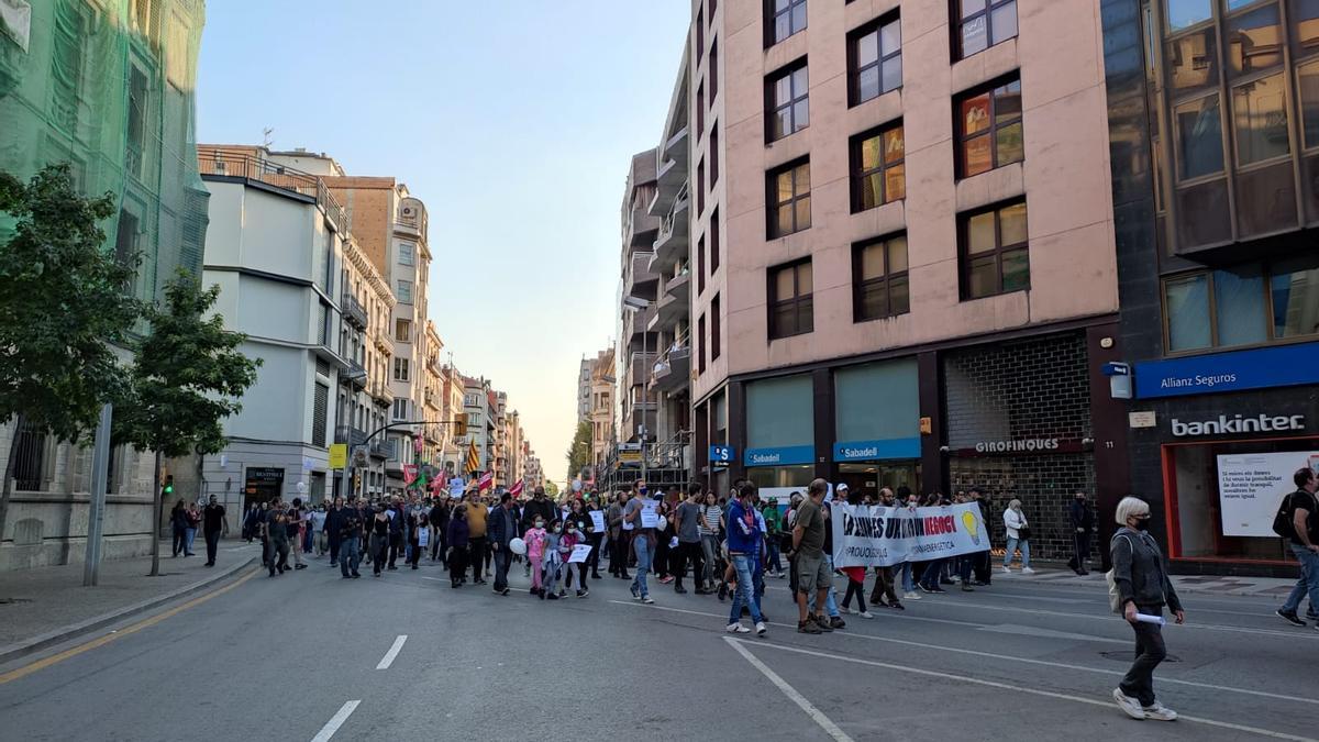 Protesten a Girona contra el model energètic