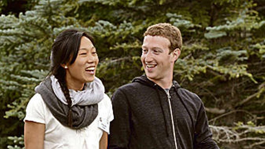 Zuckerberg y Chan. // Efe