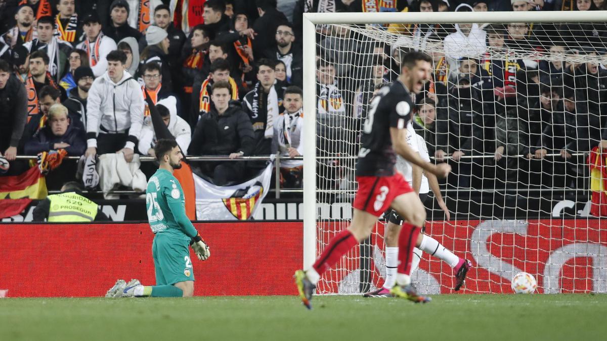 Mamardashvili tras uno de los goles del Athletic