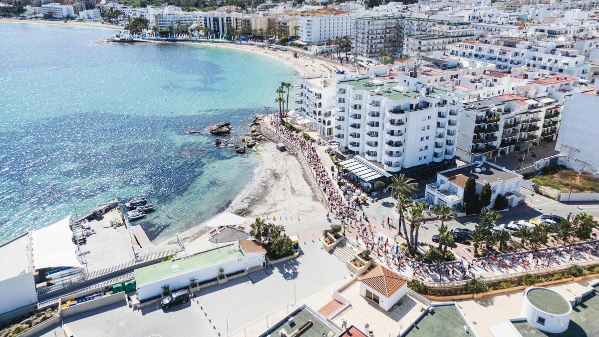 Vista aérea de una de las ediciones de la Santa Eulària Ibiza Marathon.