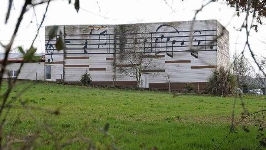 Una vista del auditorio de la parroquia de Vilatuxe. // Bernabé/Javeir Lalín