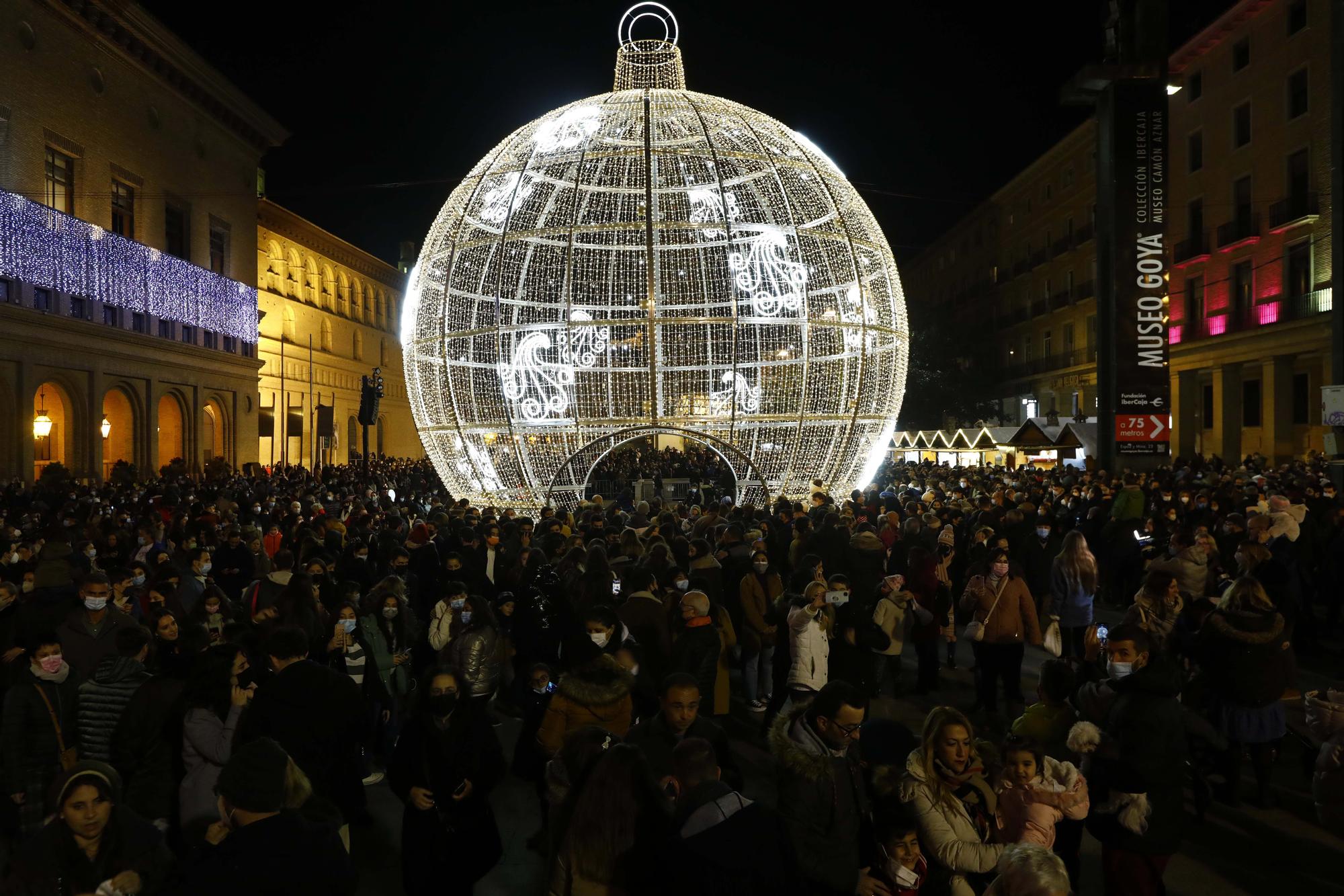 Zaragoza enciende la Navidad