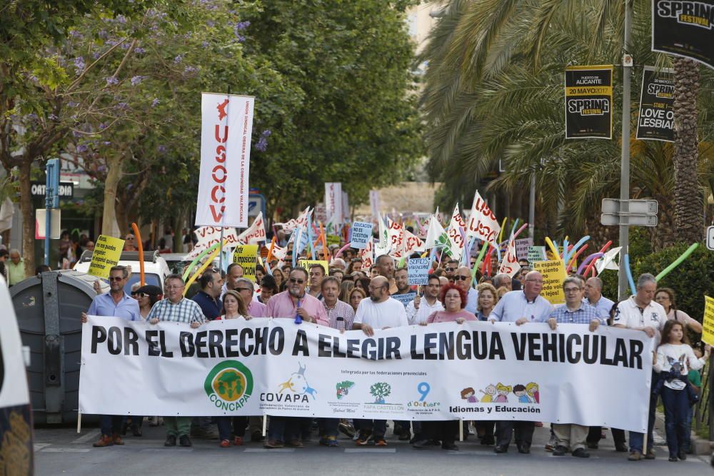 Los padres insisten en que se paralice el decreto y reclaman poder elegir la lengua vehicular en la que aprendan sus hijos