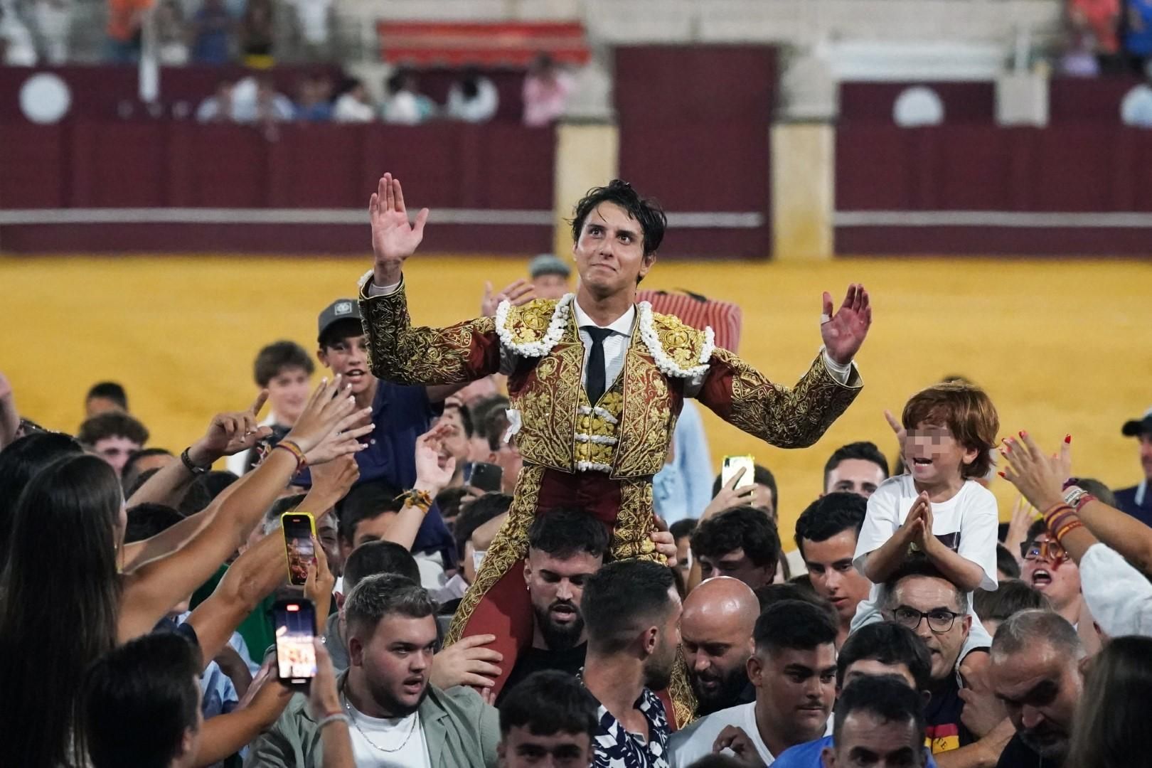 Toros en la Feria I Sexta corrida de abono y puerta grande de Roca Rey