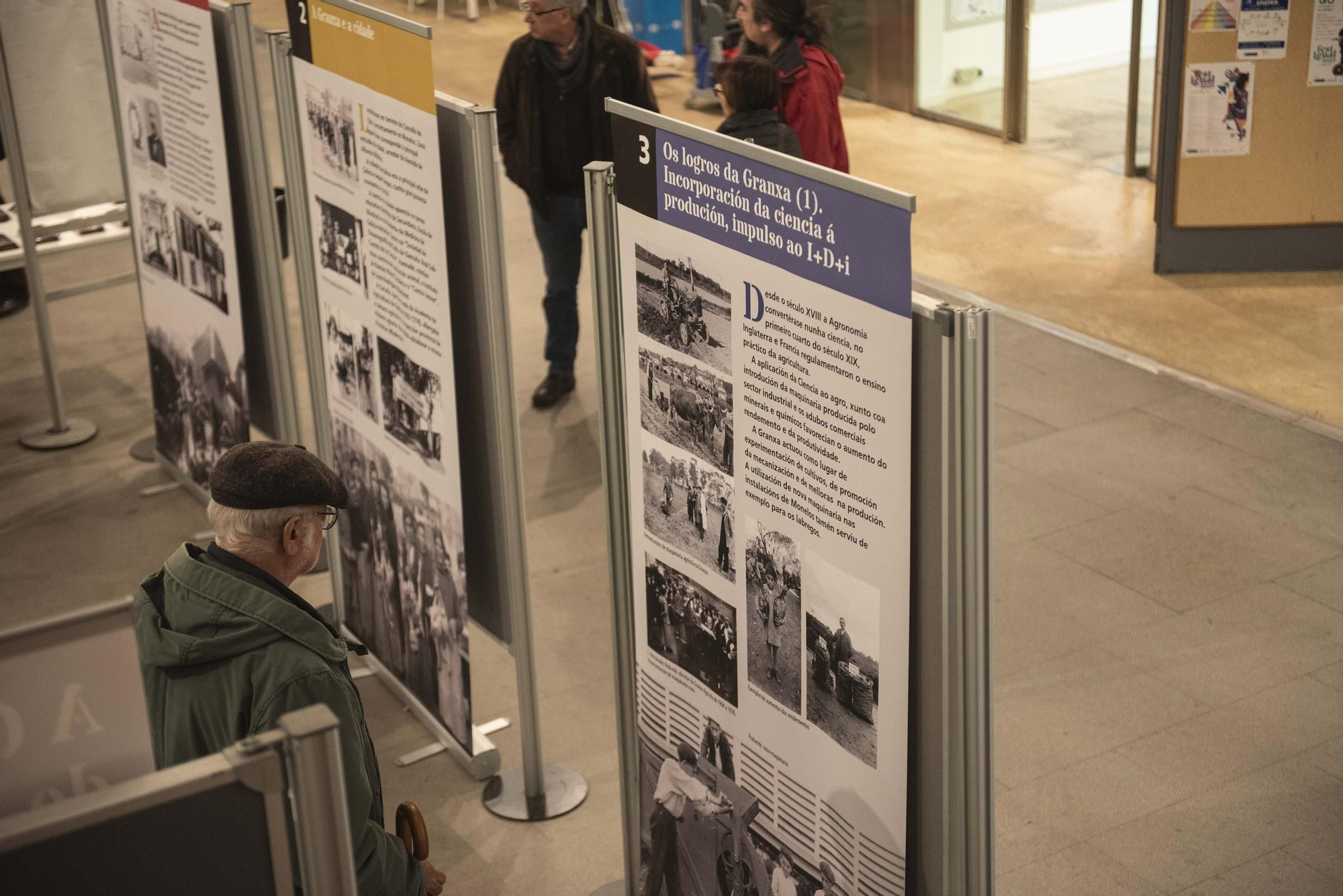 Exposición sobre la granja agrícola de Monelos