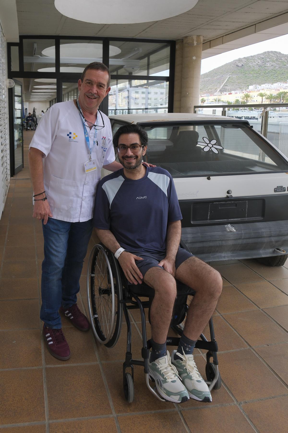 El doctor José Luis Méndez, junto a Amit Chugani.