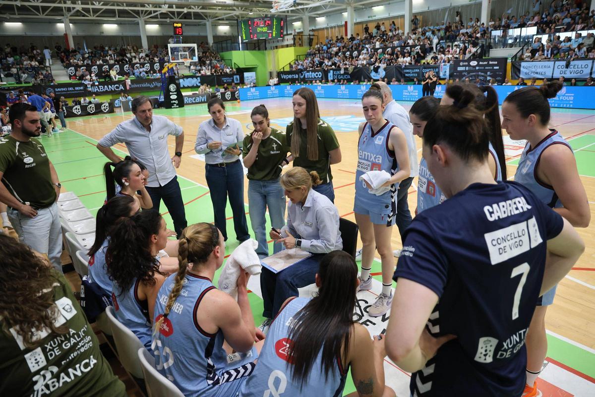 El Celta Zorka celebra su ascenso a la élite del baloncesto