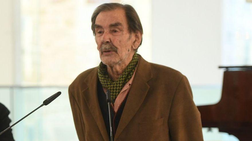 Muere a los 89 años el pintor Xulio Maside