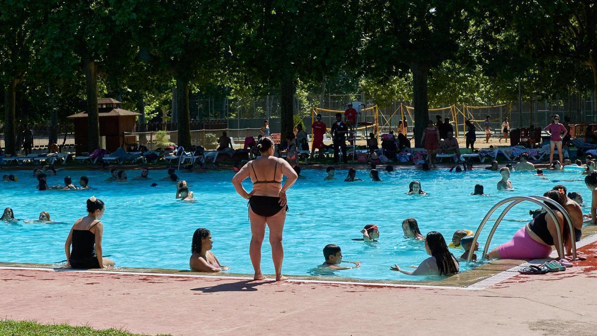 La piscina municipal de la Devesa, en una imatge d'arxiu.