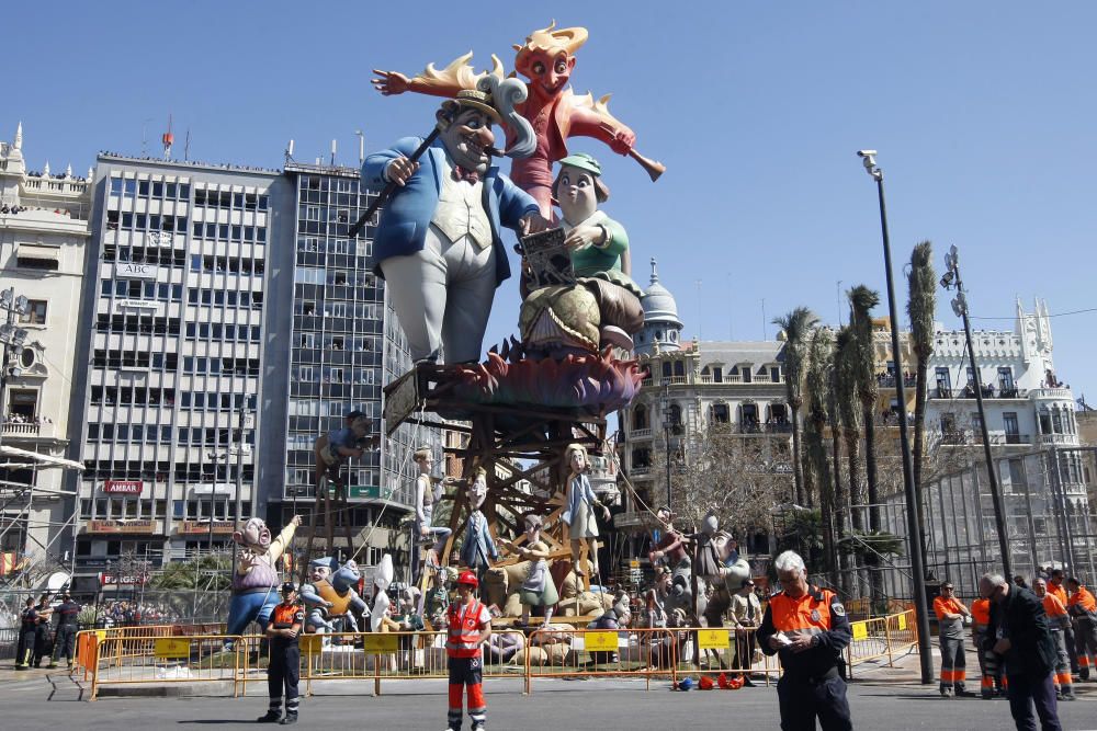 2012: "Pensat i Fet" Artista: Vicente Llácer Rodrigo y Alejandro Santaeulalia Serrán