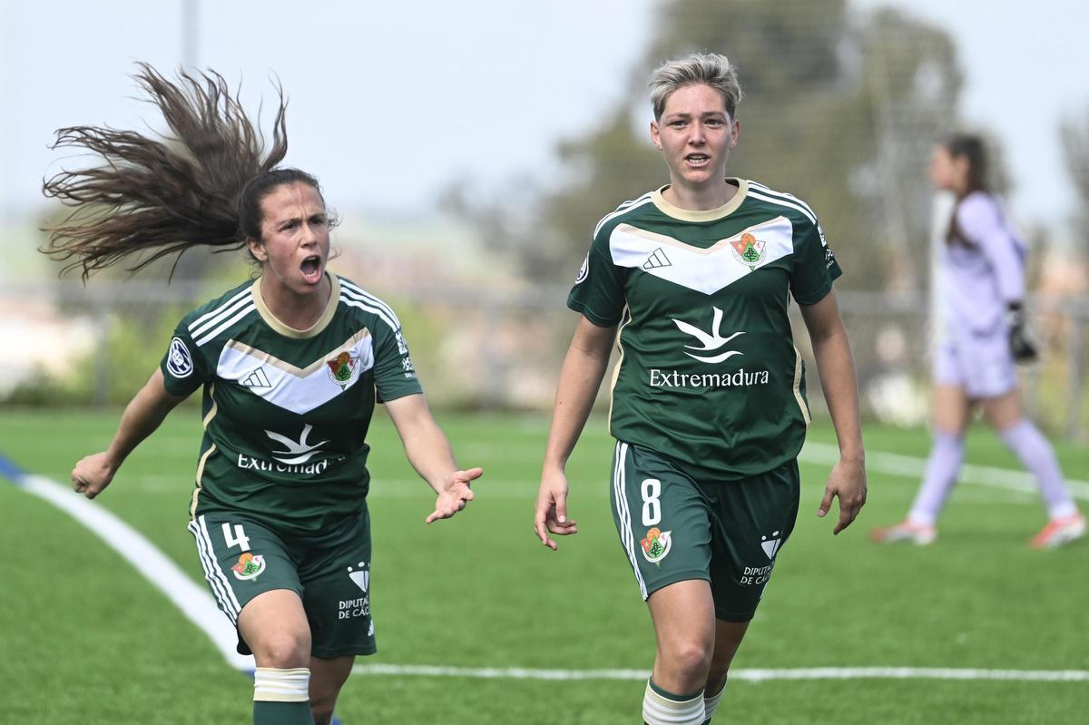 Las imágenes del Cacereño Femenino - Barça B