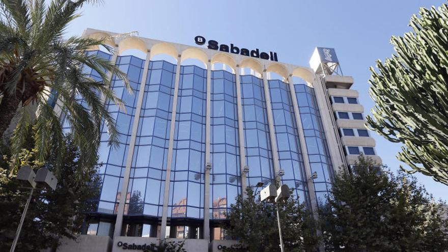 Oaktree se impone en la puja por la promotora del Sabadell