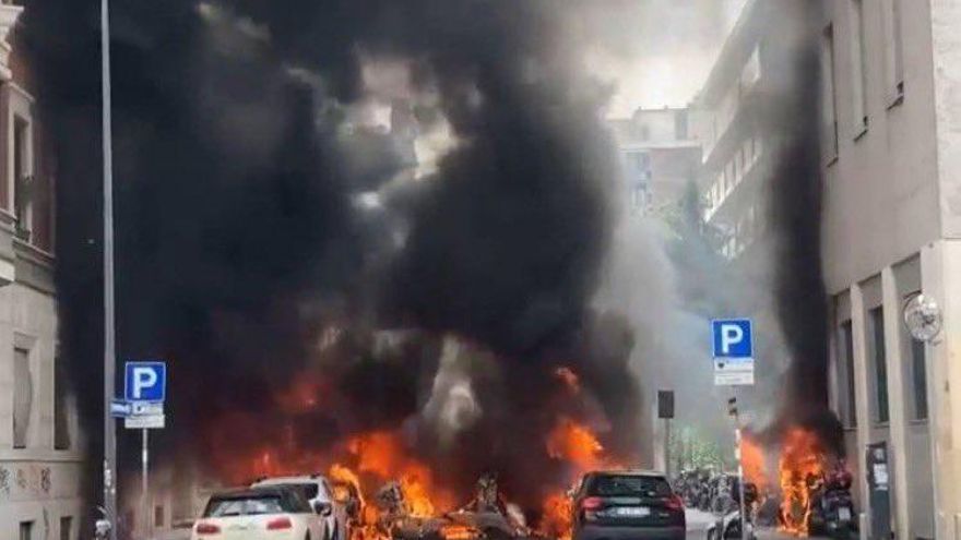 Al menos cuatro heridos en una fuerte explosión en el centro de Milán - El  Periódico Mediterráneo