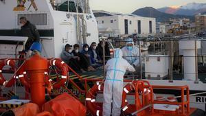 Rescatats 18 immigrants a prop de les costes de Granada