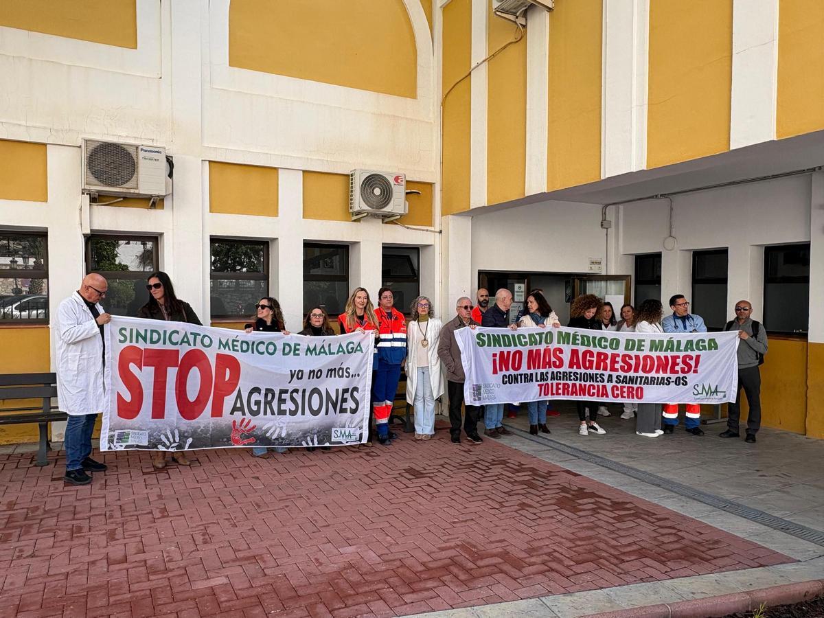 Los médicos de Málaga se concentran en el centro de saud de Torrox.