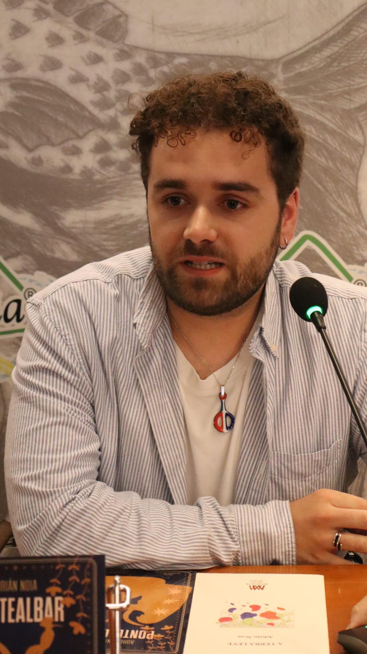 O autor compostelán Adrián Noia.