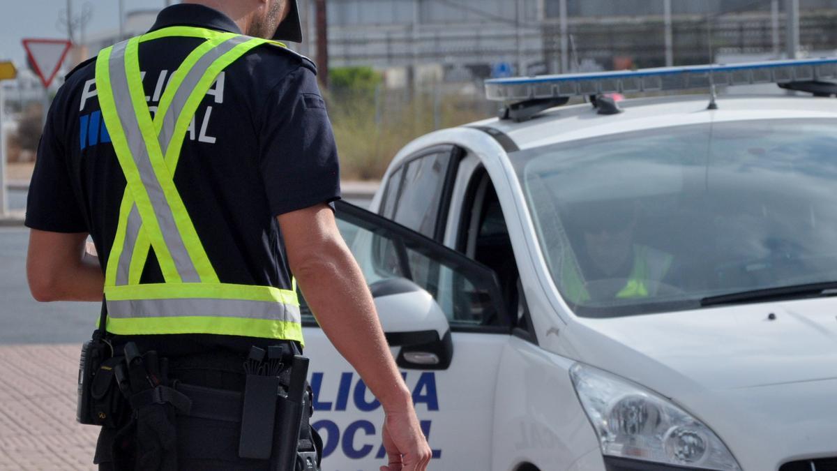 Control de policía en Sant Josep en una imagen de archivo.