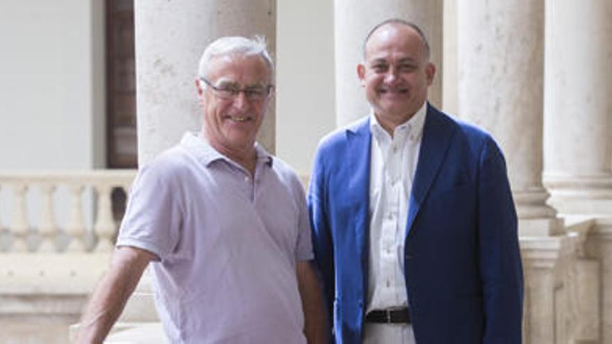 Joan Ribó y Joan Calabuig en la Universitat de la Nau.