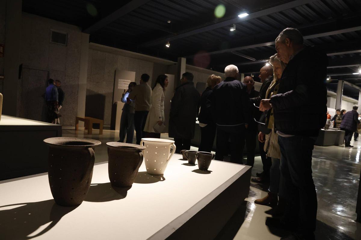 La inauguración de la muestra sobre la cerámica negra de Llamas del Mouro, en imágenes La inauguración de la muestra sobre la cerámica negra de Llamas del Mouro, en imágenes