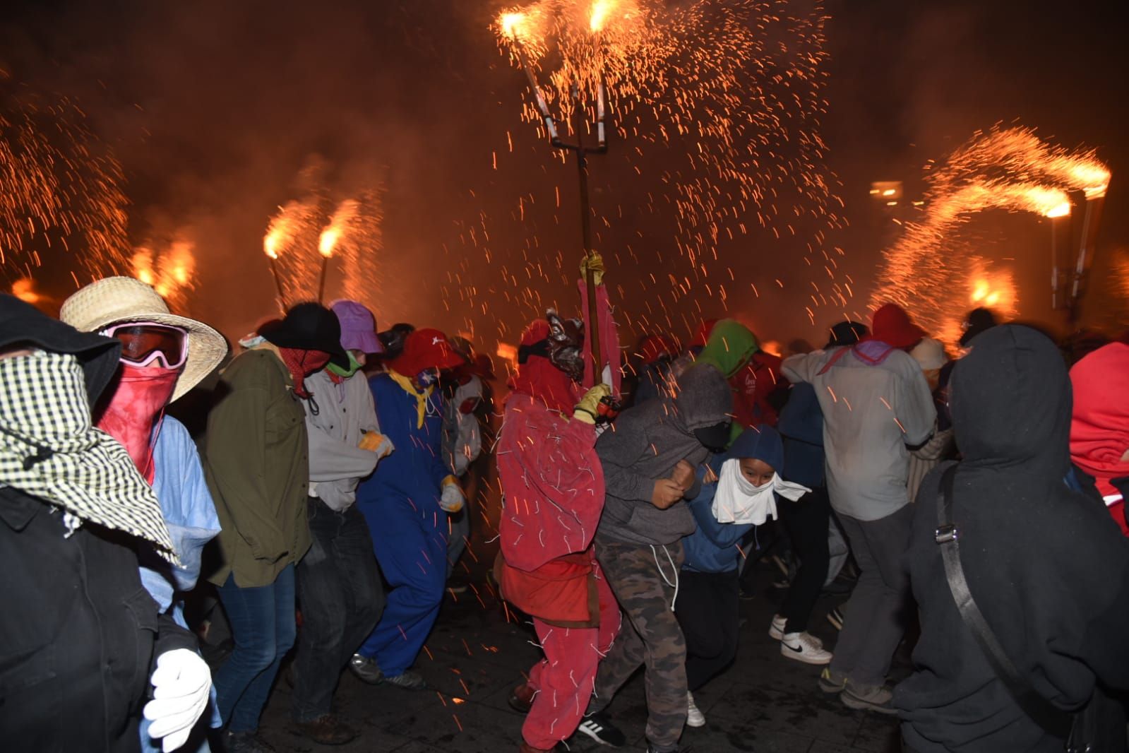 Troba't a les imatges del correfoc de Manresa