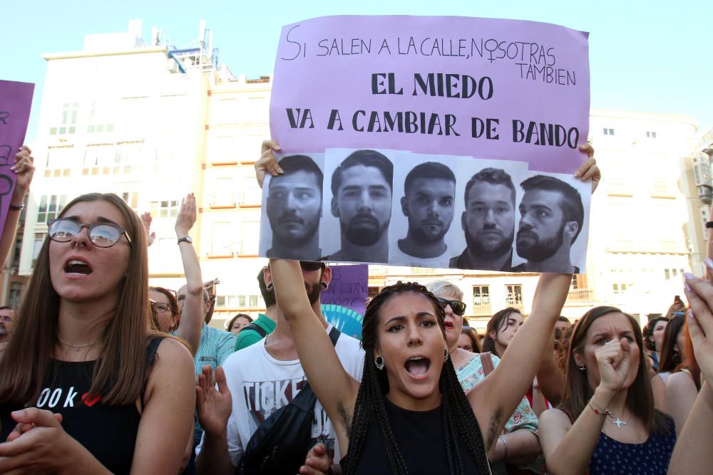 Málaga se echa a la calle contra la puesta en libertad de 'La Manada'